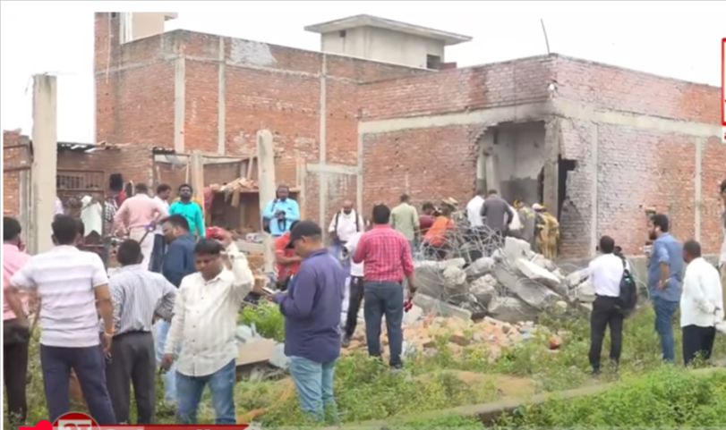 लखनऊ पटाखा फैक्टरी धमाका Lucknow firecracker factory explosion पटाखा फैक्टरी हादसा लखनऊ विस्फोट समाचार पटाखा फैक्टरी में आग Lucknow factory accident news पटाखा फैक्टरी blast लखनऊ फैक्टरी हादसे में मौतें भारत में पटाखा फैक्टरी हादसे Uttar Pradesh firecracker blast